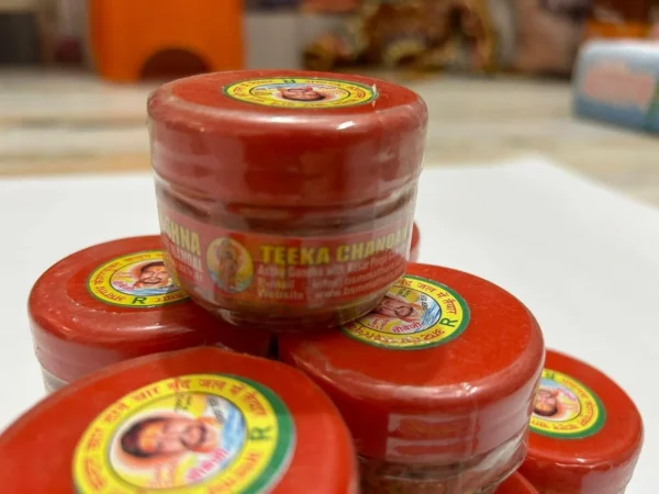 Chandan Powder SRI JI Krishna Teeka Chandan DANEDAR | New Packing |Best in Quality | VIPIN DHARMIK PUSTAK BHANDAR | SHRI JI CHANDAN CHAUBE JI Wale - Image 4